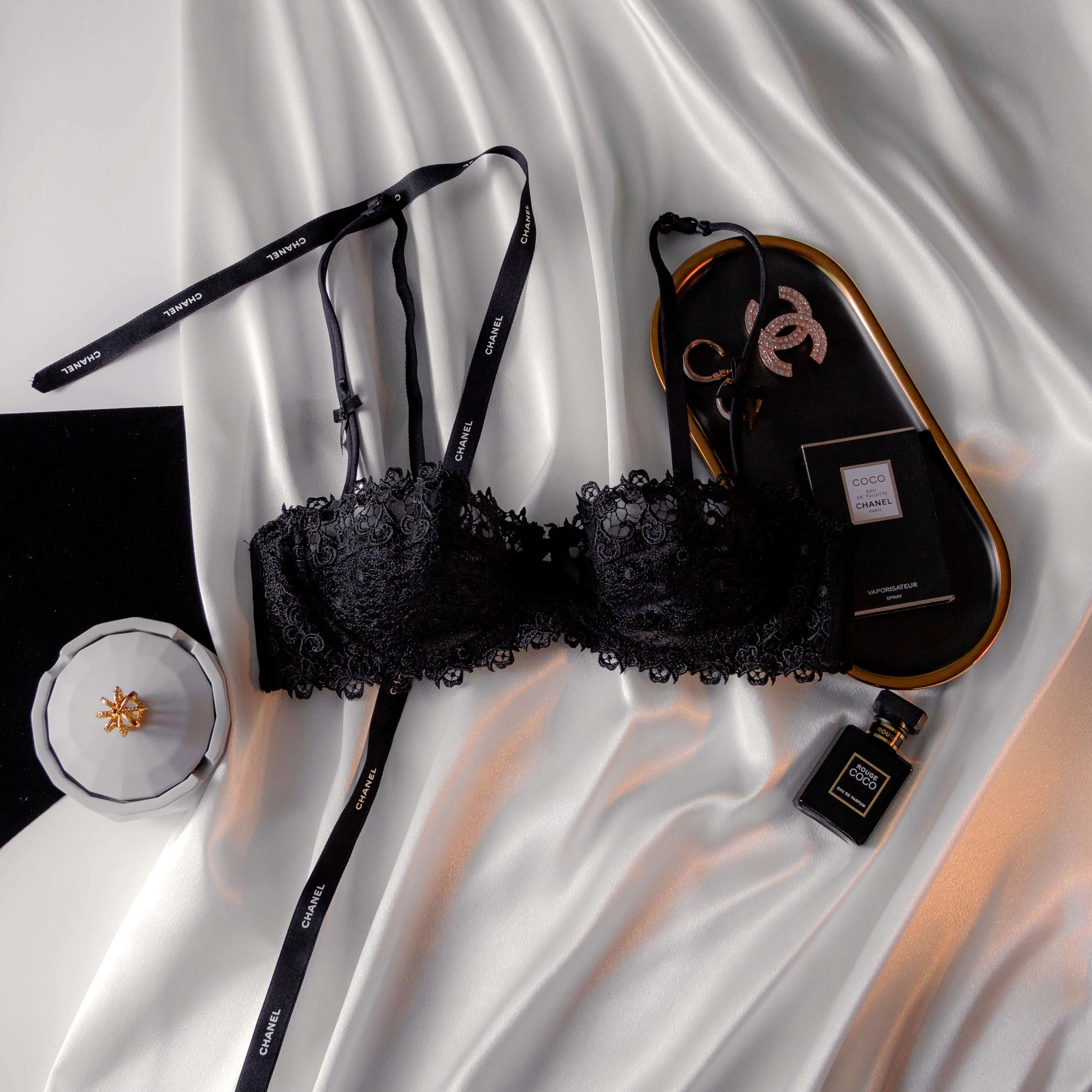 MOYISU Women's Sexy Lace Underwear Women Half Cup Push-up Big Chest Small Ultra-thin Breathable Pure Desire Larger Size Bra Set